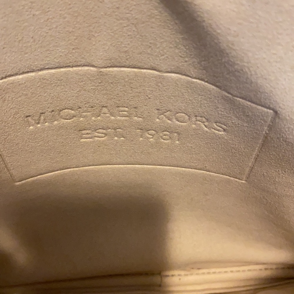 •Michael Kors Tablet Case• - Picture 5 of 6